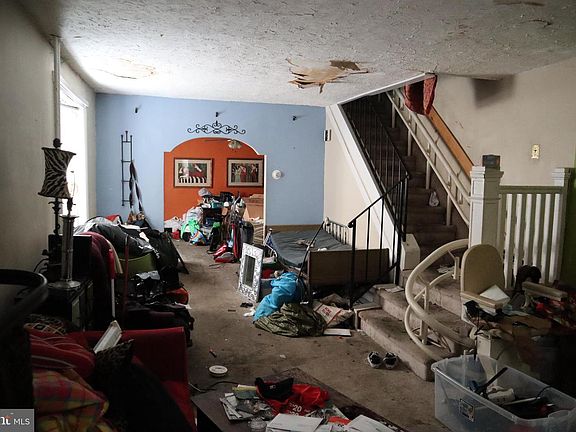 2nd image of 1219 W 7th St