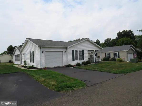 195 Cardinal Ct S, New Hope, PA 18938