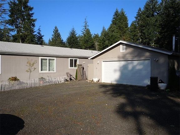 3rd image of 31 E Black Tail Dr