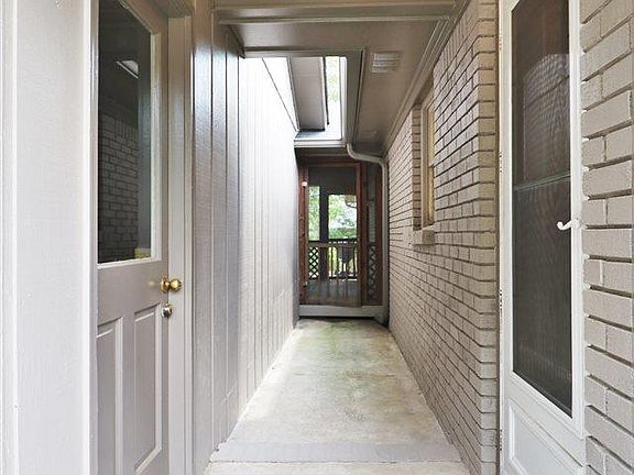 2nd image of 709 McGwier Cir