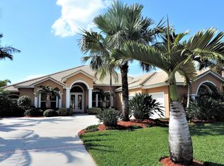 140 Island View Dr, Indian Harbour Beach, FL 32937