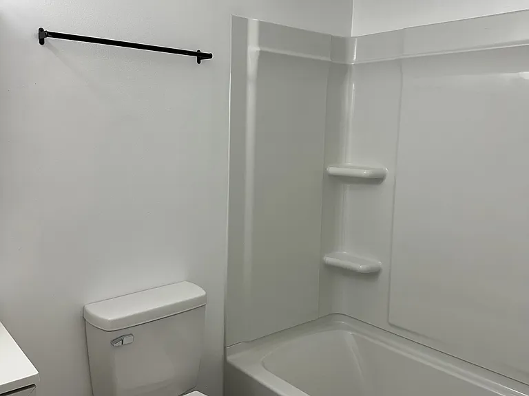 182 E Market St — Photo 17
