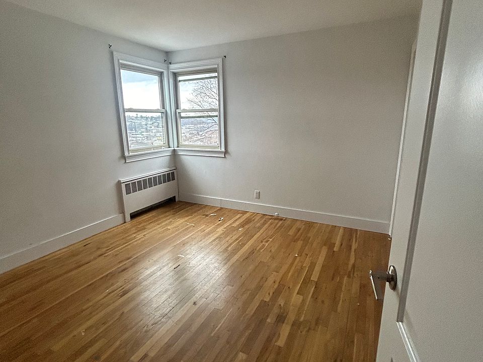1st image of 45 Troy Ln #1