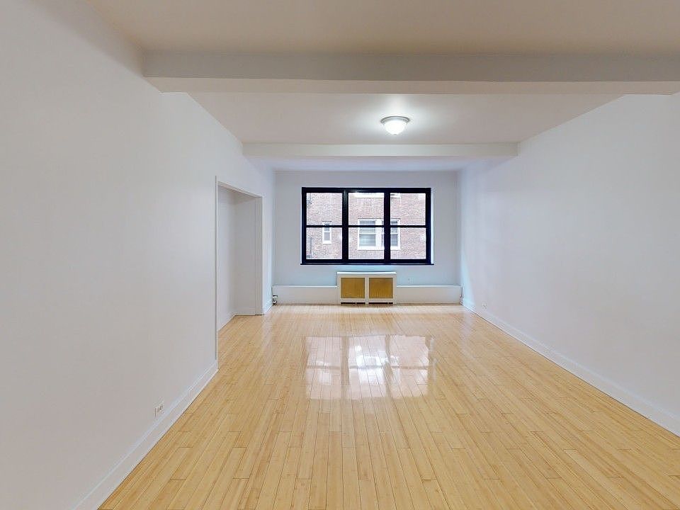 1st image of 310 E 44th St APT 507