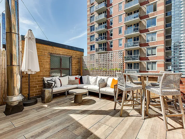 529 W 42nd St #9RR — Photo 9