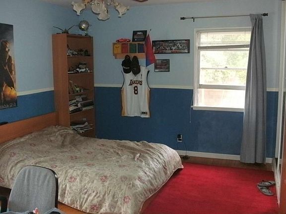 5th image of 10234 Sherman Grove Ave