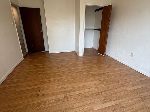 3rd image of 2824 Clermont Ave APT B
