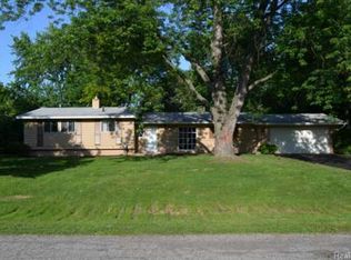 7137 Stonebrook Rd, West Bloomfield, MI 48322