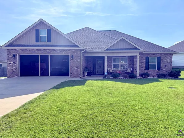 229 Creek Ridge Dr, Warner Robins, GA 31088