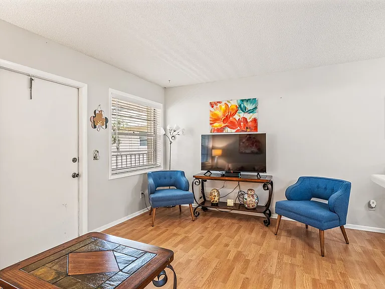 11 Vista Gardens Trl #204 — Photo 7