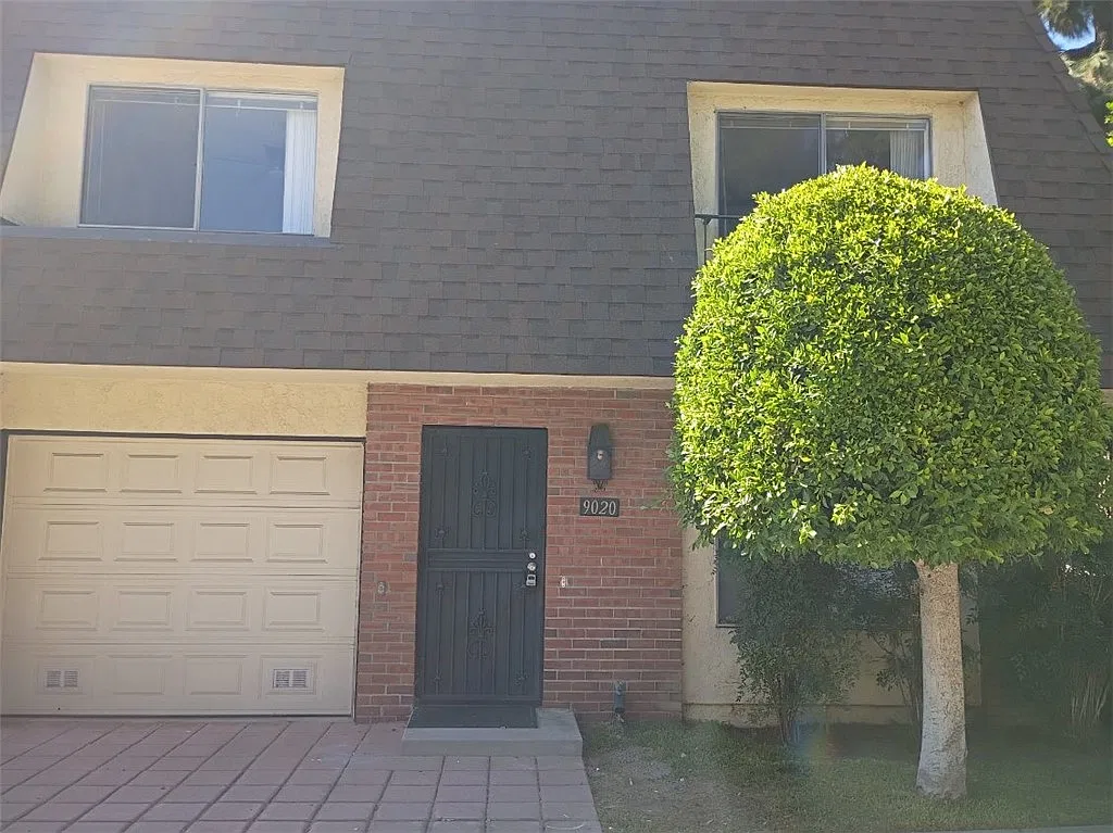 2 bed, 2.5 bath, 1241 sqft, $3,125 — Photo 1