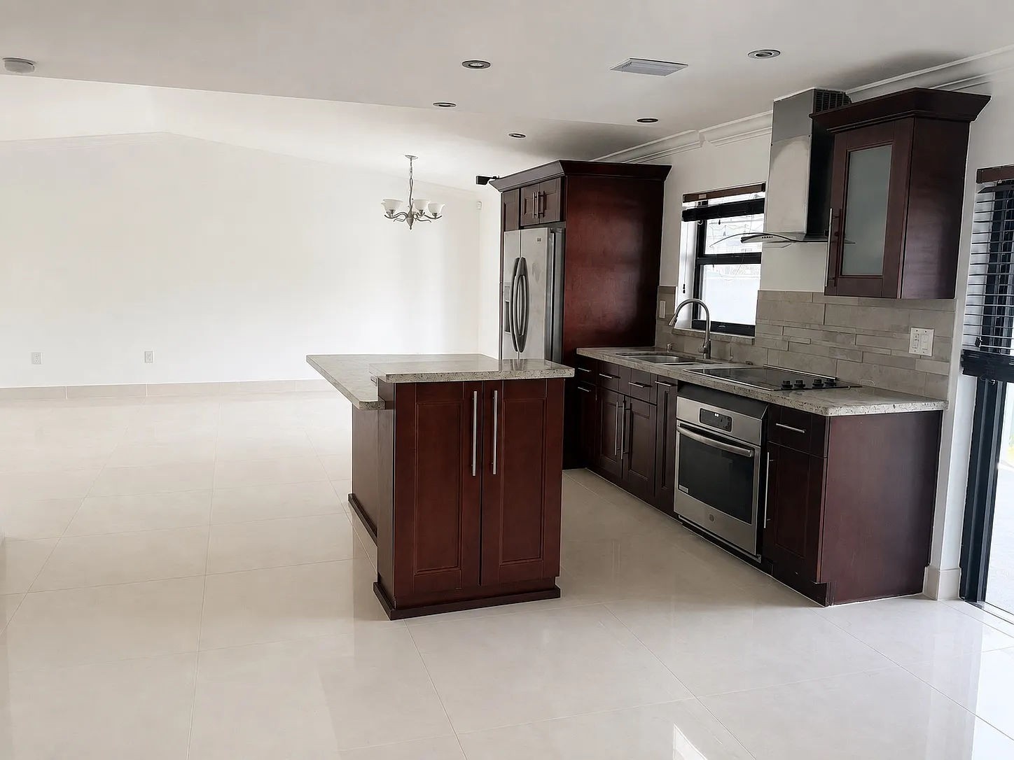 SW 81st Ln, Miami — Photo 3