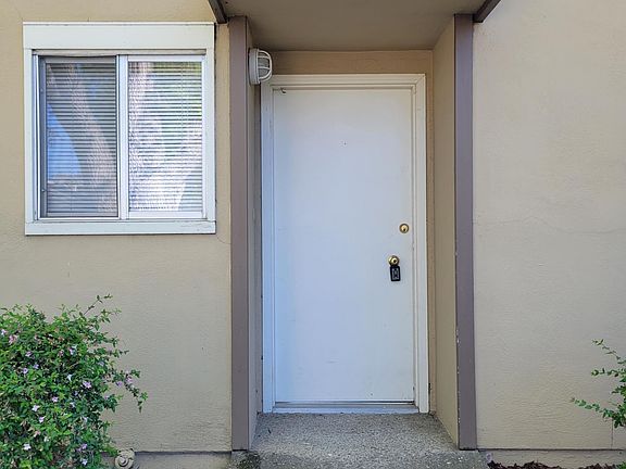2nd image of 2328 Williams St