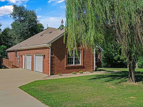 3rd image of 11179 Majestic Way SE