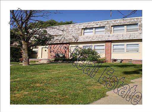 1st image of 310 Chateau Dr APT A