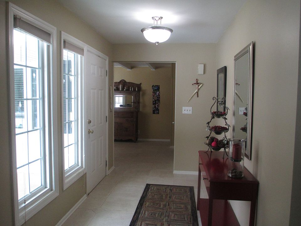 Spacious welcoming entry
