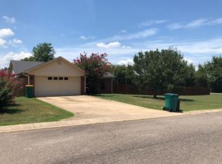1906 S Ithaca Ave, Russellville, AR 72802