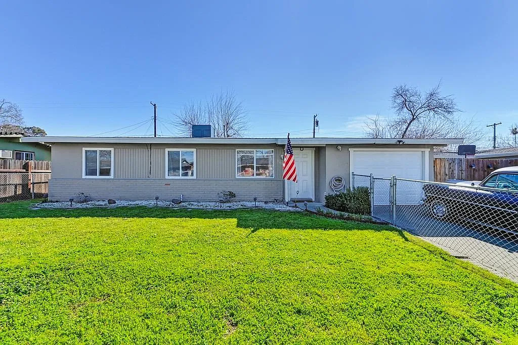3644 Lankershim Way photo 1