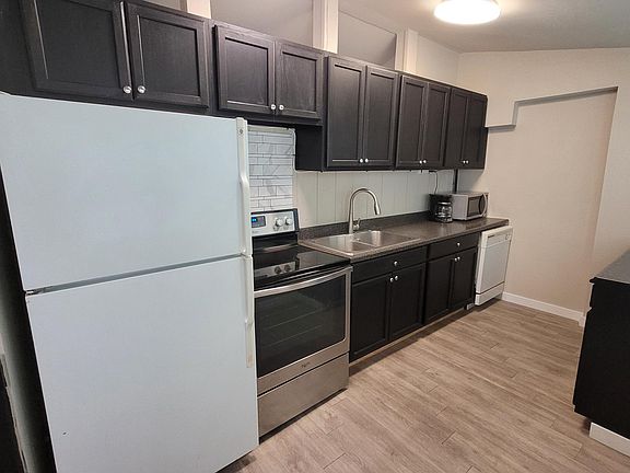 5th image of 1308 E Washington Ave
