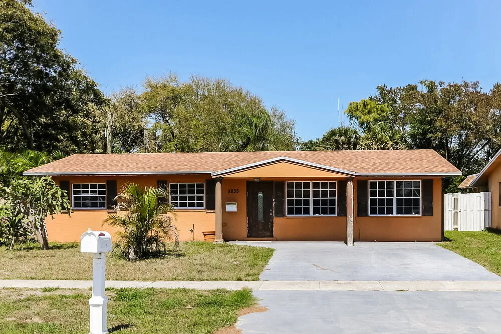 4 bed, 2.0 bath, 1344 sqft, $2,815 — Photo 1