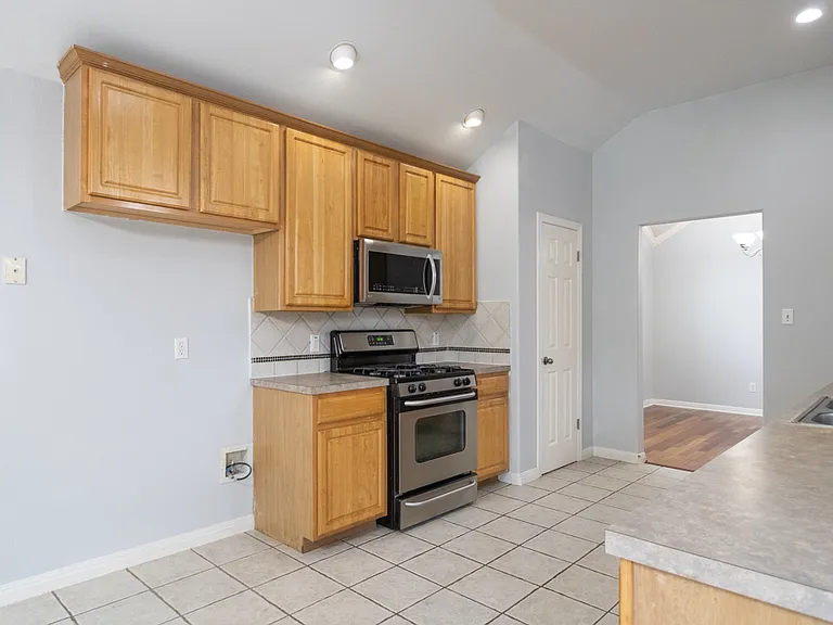8214 Cornerwood Dr — Photo 4