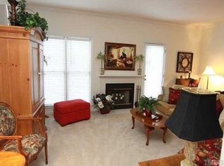 8412 Wycombe Ln, Raleigh, NC 27615