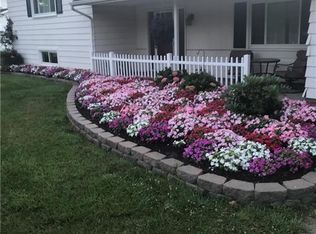 2545 Alan Dr, Willoughby Hills, OH 44092