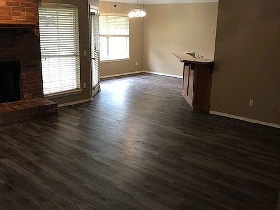 3rd image of 1701 Hazelwood Dr
