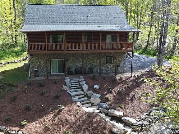 3rd image of 44 Crickhollow Ln
