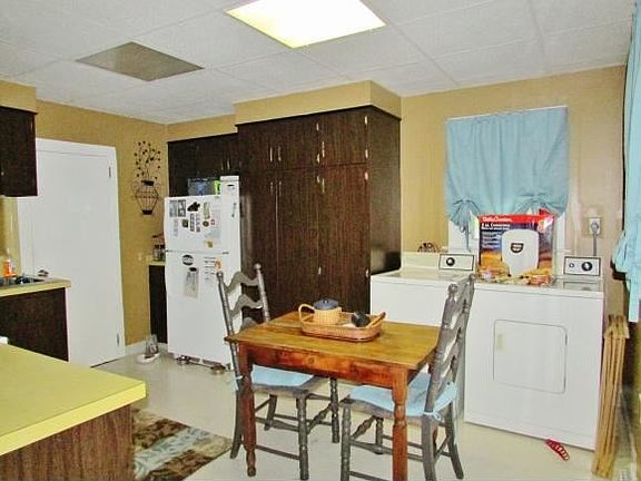 4th image of 13 Carlton St
