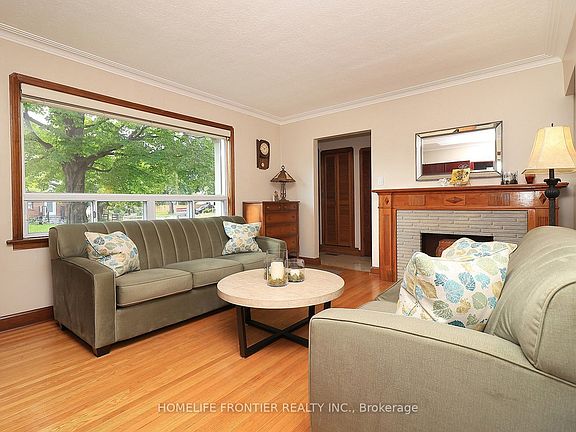 3rd image of 36 Silvercrest Ave