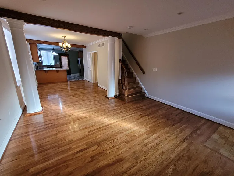 333 Folcroft St — Photo 2
