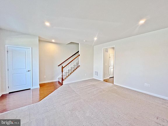4th image of 43479 Apple Orchard Sq
