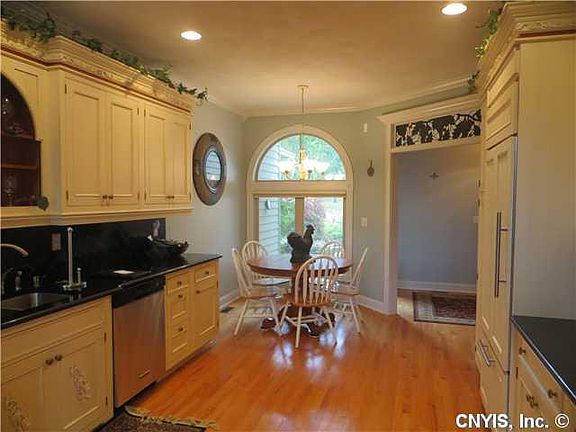 4th image of 3635 Melvin Dr S