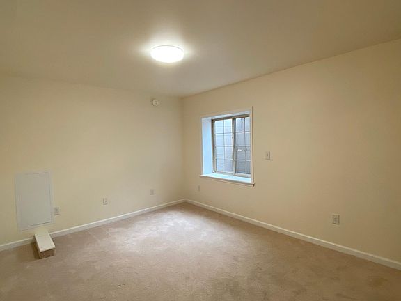 5th image of 632 Oakwood Ave APT C