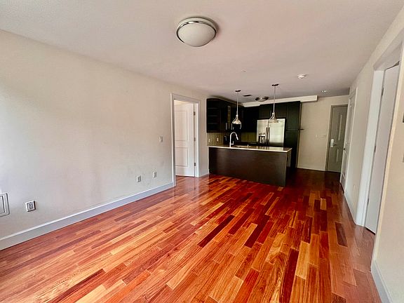 2nd image of 8330 Kew Gardens Rd APT 4G