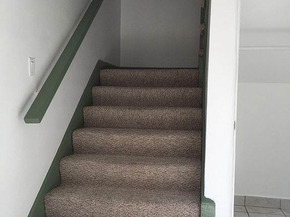 3rd image of 237 E Burbank Blvd #C