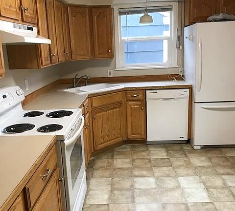 4th image of 6226 38th Ave NE