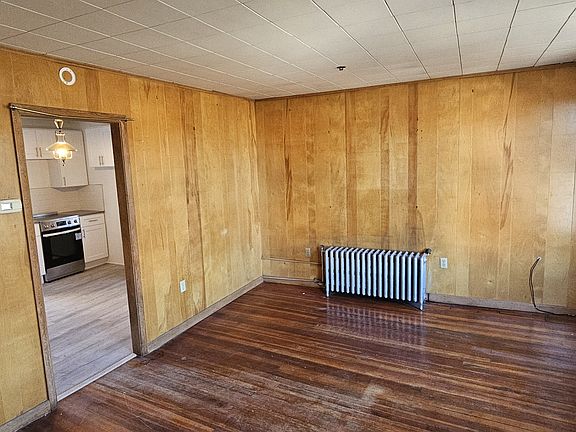 4th image of 3 Hudson Ave #1