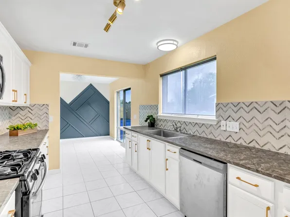20802 Pacers Gait Ln, Pflugerville, TX 78660