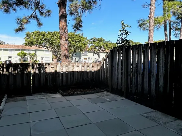 5117 Society Pl W APT D, West Palm Beach, FL 33415