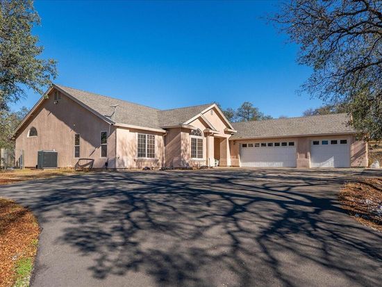 13470 Luna Dr, Redding, CA 96003