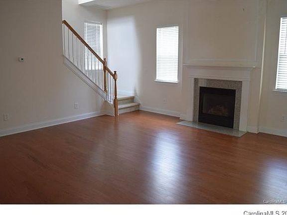 4th image of 10341 Alvarado Way