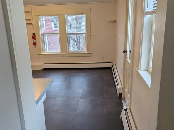 9 Hill Ave, Ashland, NH 03217