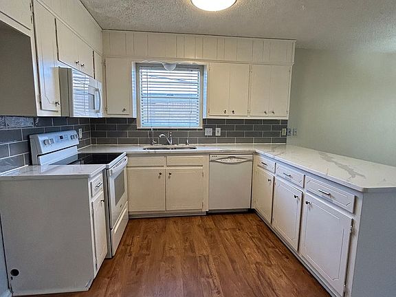 5th image of 1747 E 53rd St