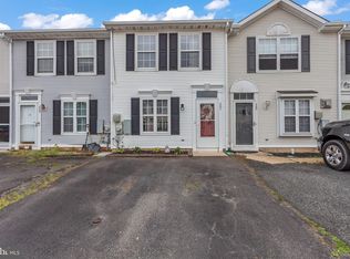 207 Fieldstone Ln, Newark, DE 19702
