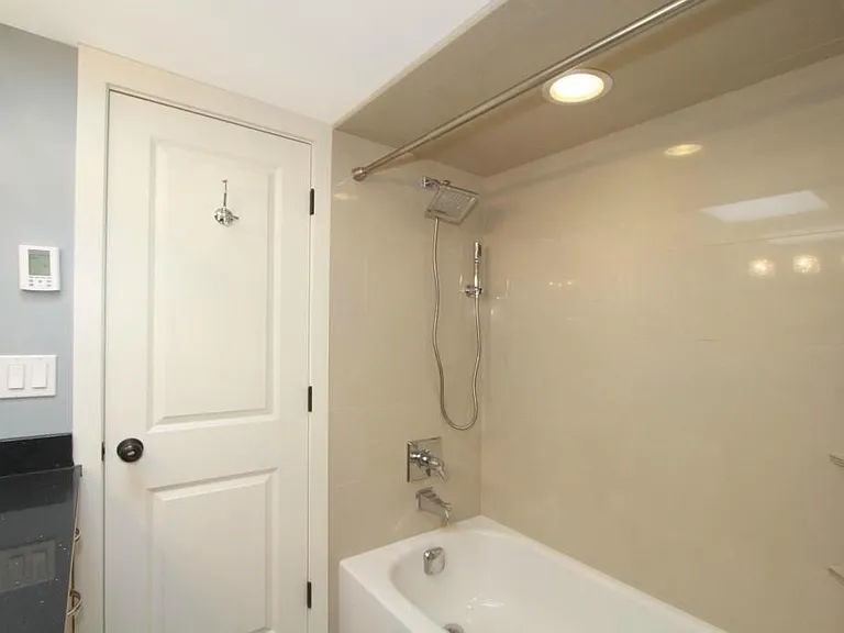 13954 NE 60th Way — Photo 15