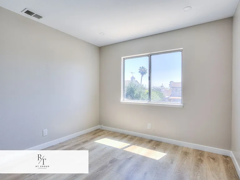 15326 Swarens Ct — Photo 32