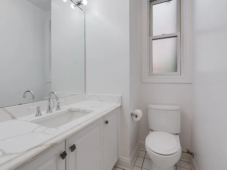 416 W Surf St #101 — Photo 16
