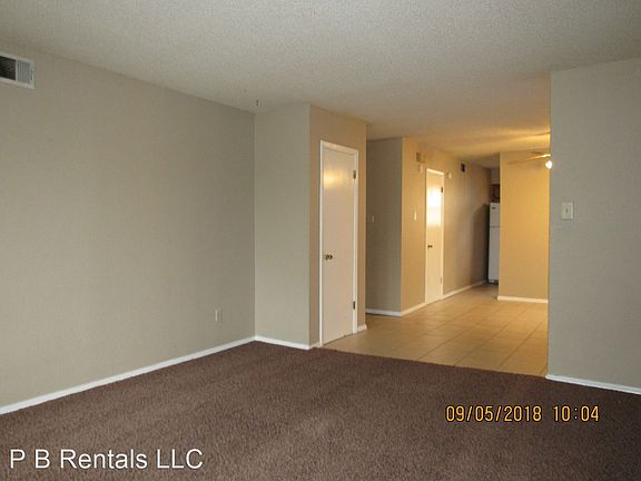 3rd image of 902 NE Tortoise Dr APT D